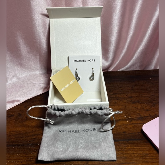 Michael Kors NEW teardrop earrings - Picture 6 of 15